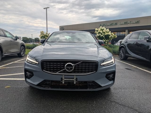 2022 Volvo S60 B5 Momentum