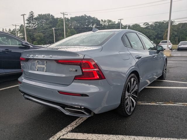 2022 Volvo S60 B5 Momentum