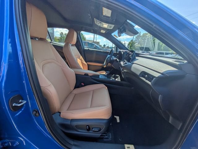 2025 Lexus UX 300h Premium