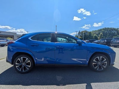 2025 Lexus UX 300h Premium