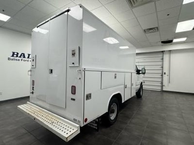 2024 Ford E-350SD Base Cutaway