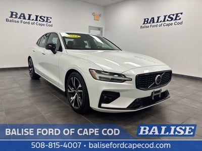 2024 Volvo S60 B5 Core Dark Theme