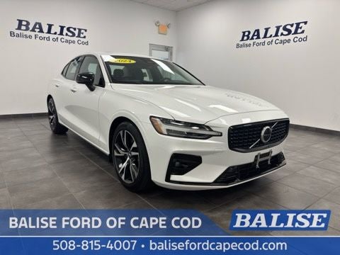 2024 Volvo S60 B5 Core Dark Theme