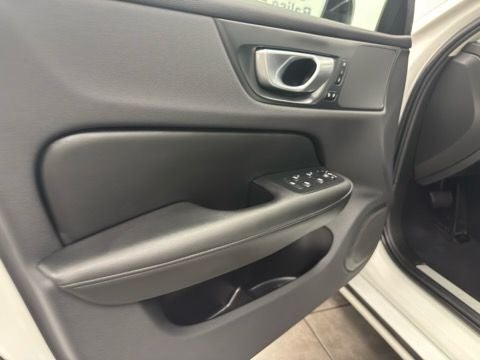 2024 Volvo S60 B5 Core Dark Theme