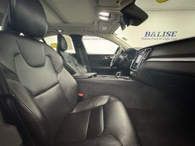 2024 Volvo S60 B5 Core Dark Theme