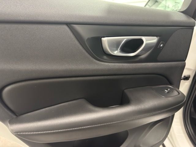 2024 Volvo S60 B5 Core Dark Theme