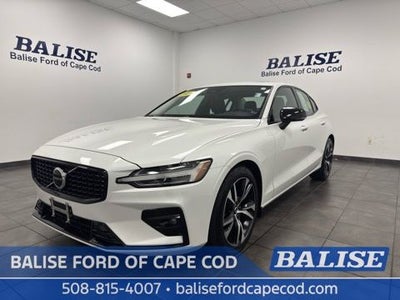 2024 Volvo S60 B5 Core Dark Theme