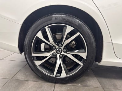 2024 Volvo S60 B5 Core Dark Theme