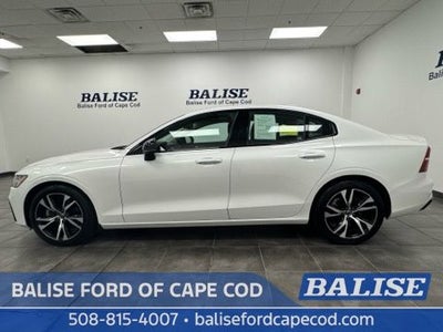 2024 Volvo S60 B5 Core Dark Theme