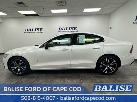 2024 Volvo S60 B5 Core Dark Theme