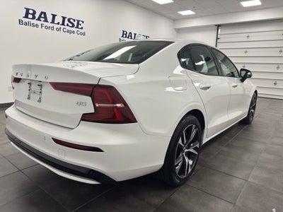 2024 Volvo S60 B5 Core Dark Theme