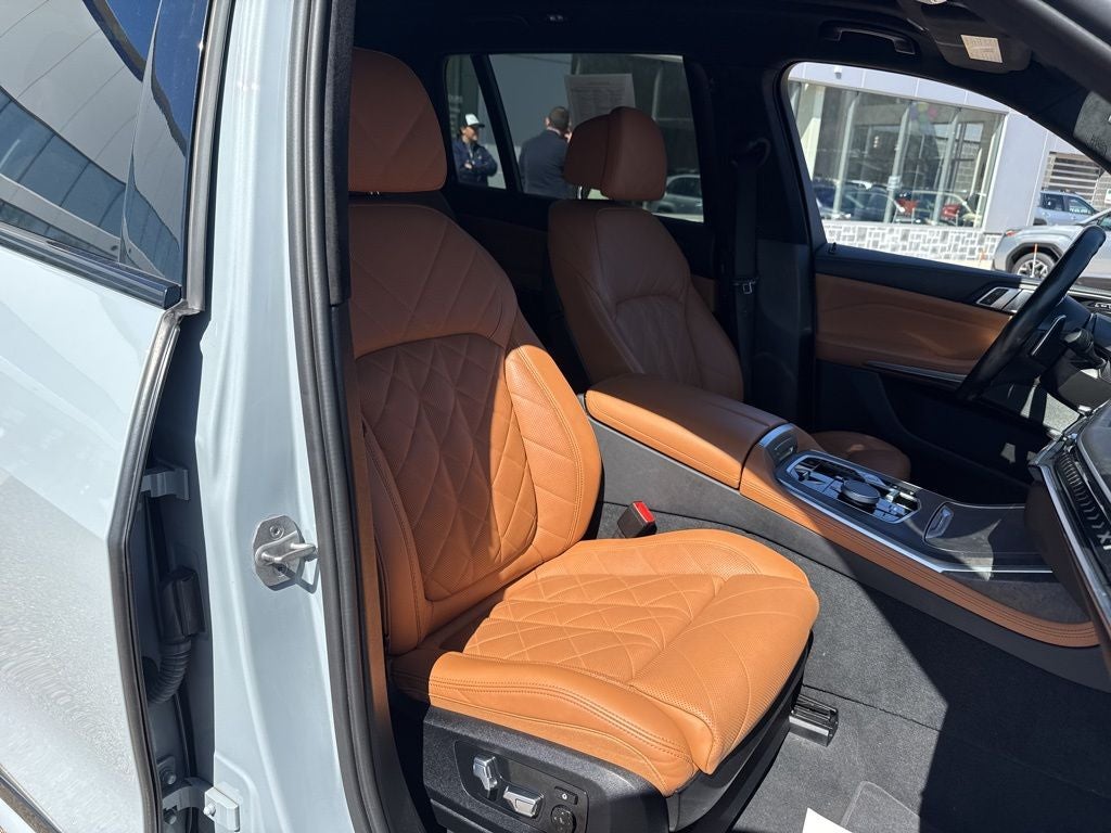 2023 BMW X7 xDrive40i M Sport Professional