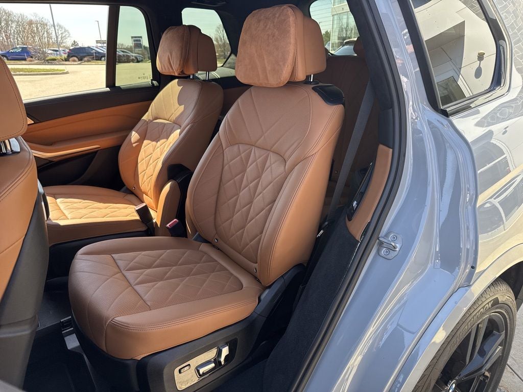 2023 BMW X7 xDrive40i M Sport Professional