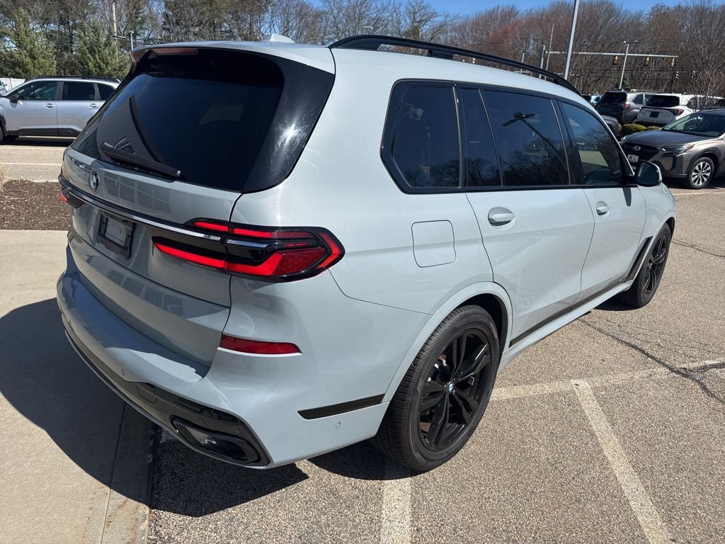 2023 BMW X7 xDrive40i M Sport Professional