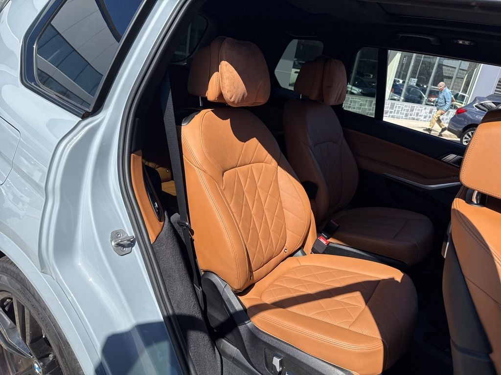 2023 BMW X7 xDrive40i M Sport Professional
