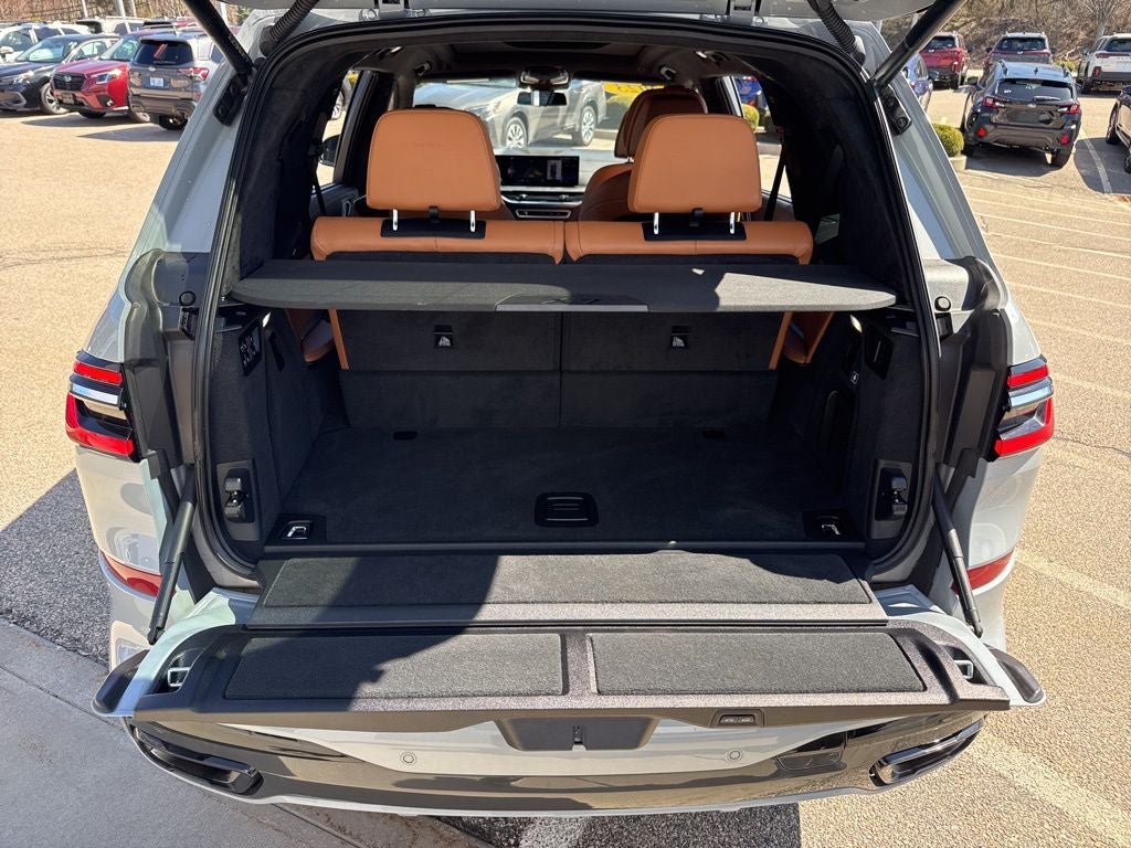 2023 BMW X7 xDrive40i M Sport Professional