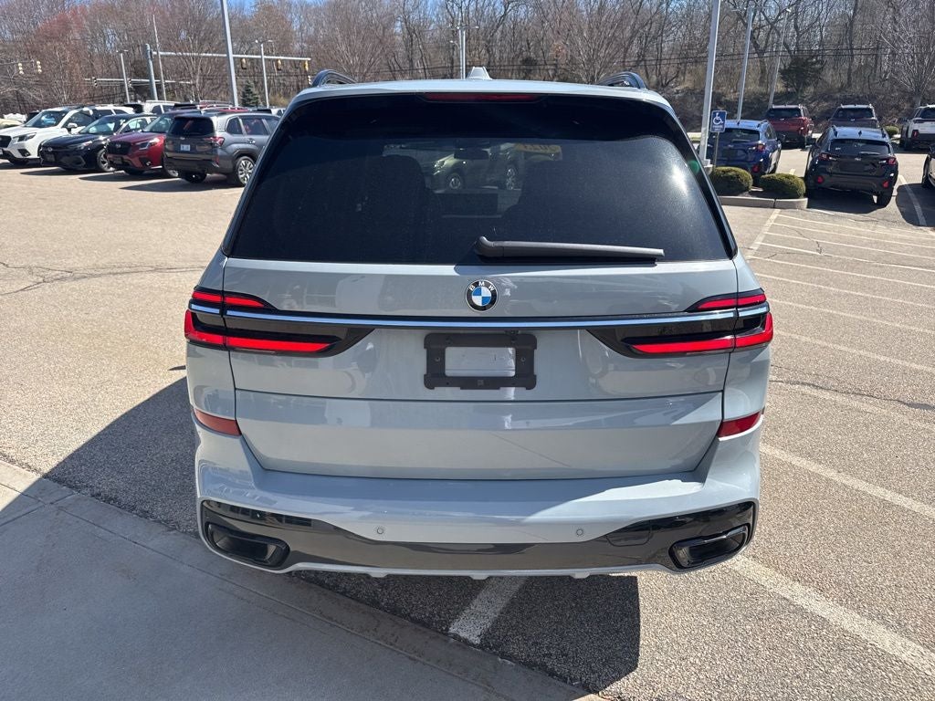 2023 BMW X7 xDrive40i M Sport Professional