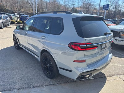 2023 BMW X7 xDrive40i M Sport Professional