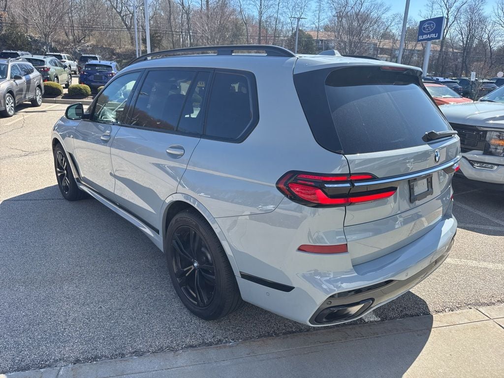 2023 BMW X7 xDrive40i M Sport Professional