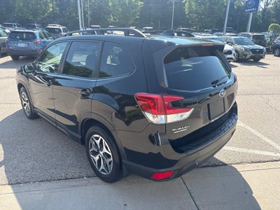 2024 Subaru Forester Premium Premium