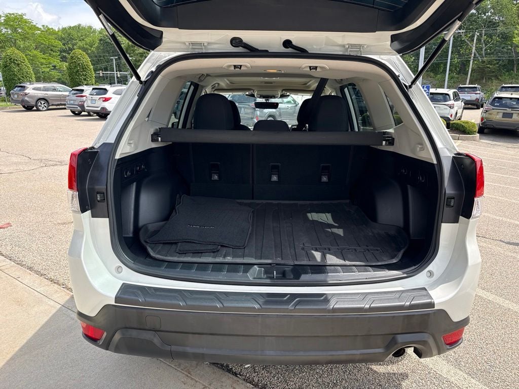 2023 Subaru Forester Premium Premium