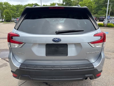 2023 Subaru Forester Premium Premium