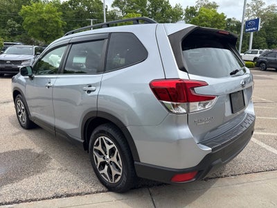 2023 Subaru Forester Premium Premium