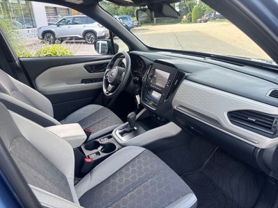 2025 Subaru Forester Base