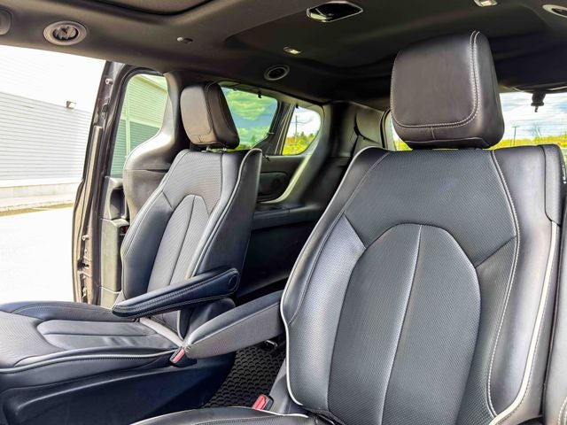 2023 Chrysler Pacifica Hybrid Limited