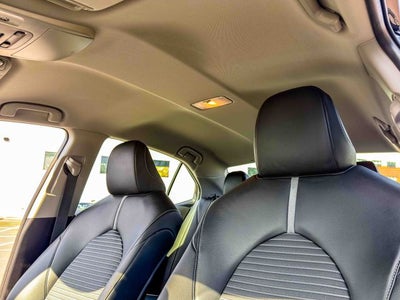 2022 Toyota Camry Hybrid SE