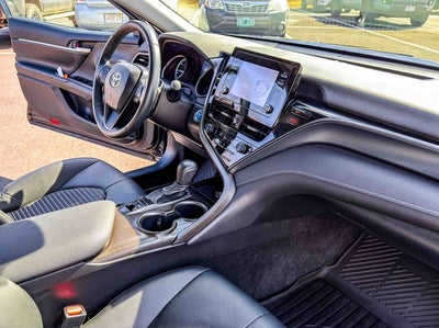 2022 Toyota Camry Hybrid SE