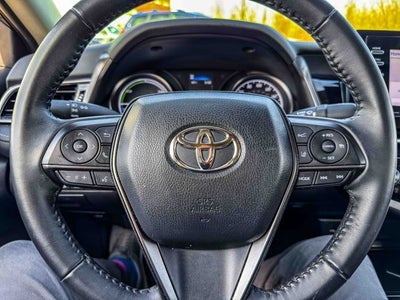 2022 Toyota Camry Hybrid SE