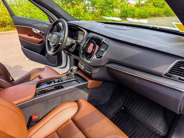 2022 Volvo XC90 T6 Inscription