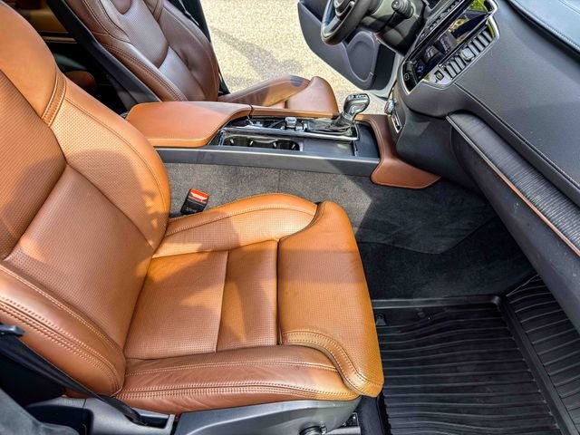 2022 Volvo XC90 T6 Inscription