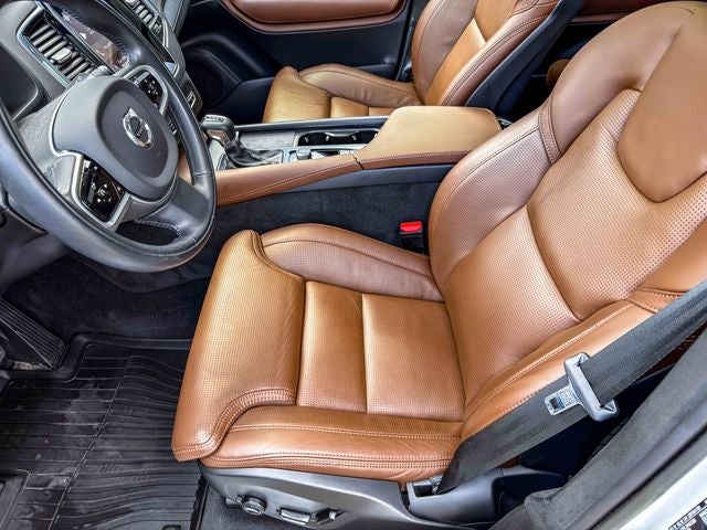 2022 Volvo XC90 T6 Inscription