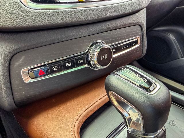 2022 Volvo XC90 T6 Inscription