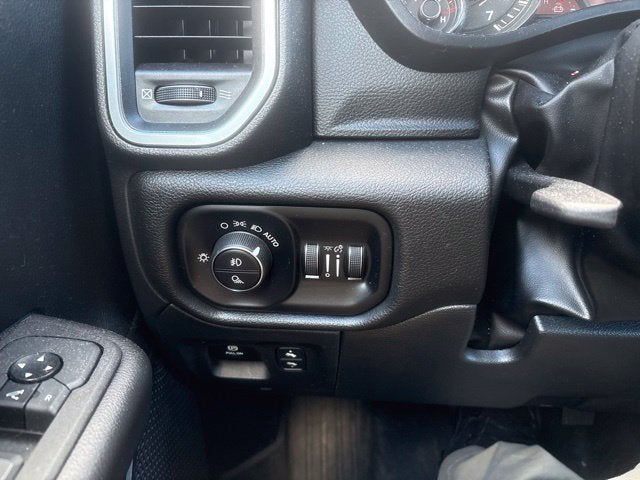 2025 RAM 1500 Big Horn 4x4 Crew Cab 5'7 Box