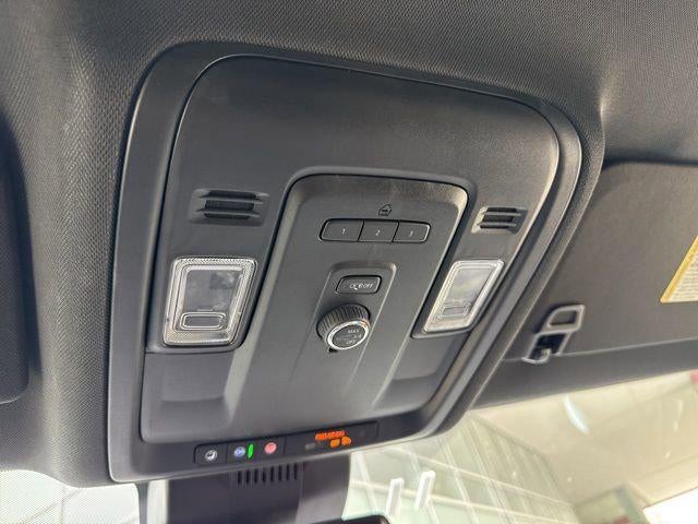 2023 Chevrolet Suburban 4WD 4dr LT