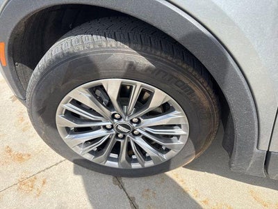 2025 Cadillac XT4 AWD 4dr Premium Luxury
