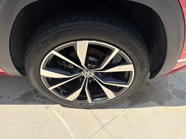 2024 Volkswagen Atlas Cross Sport 2.0T SEL Premium R-Line 4MOTION