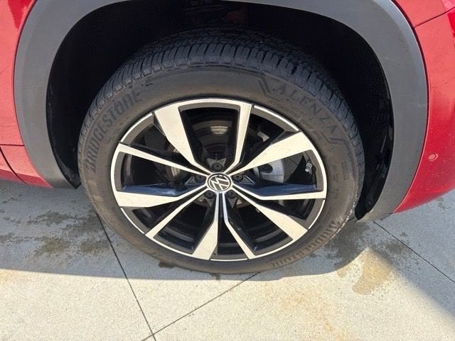 2024 Volkswagen Atlas Cross Sport 2.0T SEL Premium R-Line 4MOTION