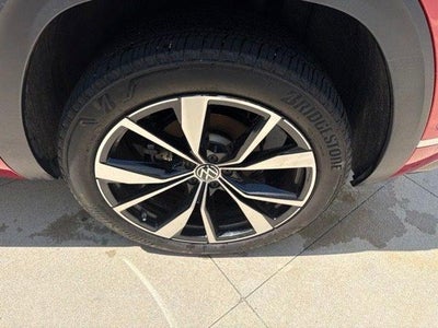 2024 Volkswagen Atlas Cross Sport 2.0T SEL Premium R-Line 4MOTION