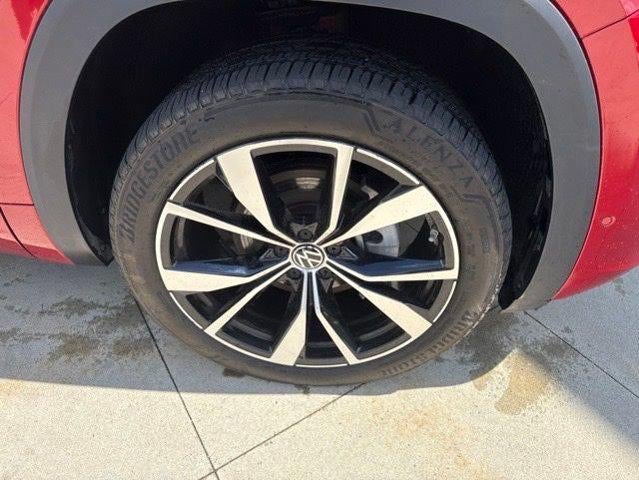 2024 Volkswagen Atlas Cross Sport 2.0T SEL Premium R-Line 4MOTION
