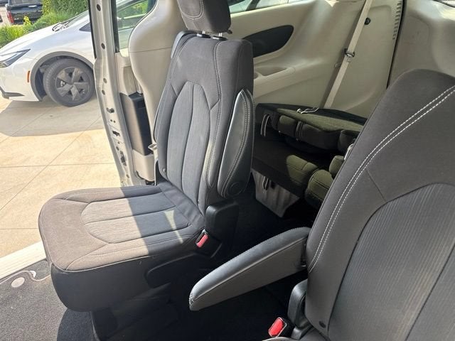 2024 Chrysler Voyager LX FWD