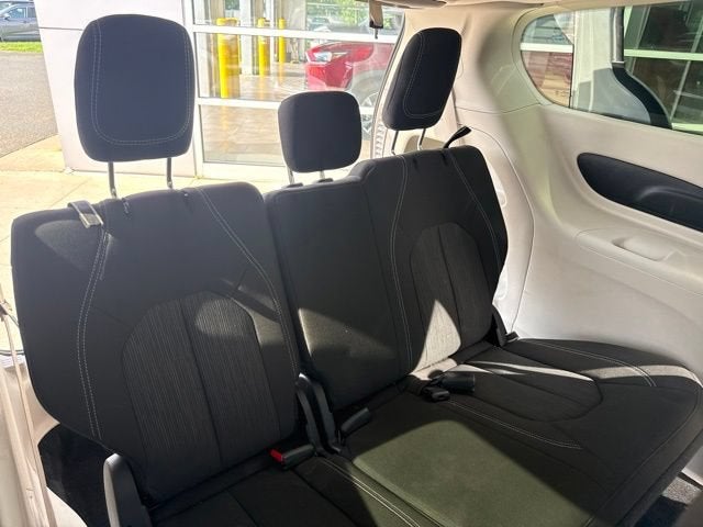 2024 Chrysler Voyager LX FWD