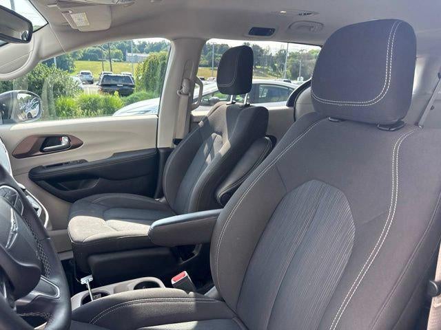 2024 Chrysler Voyager LX FWD