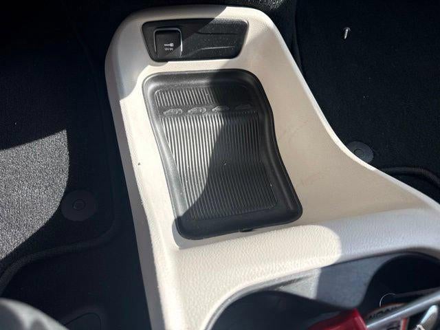 2024 Chrysler Voyager LX FWD