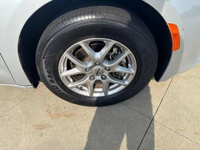 2024 Chrysler Voyager LX FWD