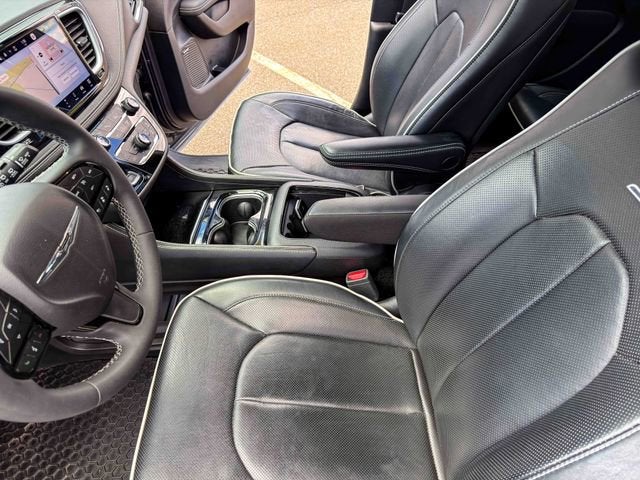 2023 Chrysler Pacifica Hybrid Hybrid Limited FWD