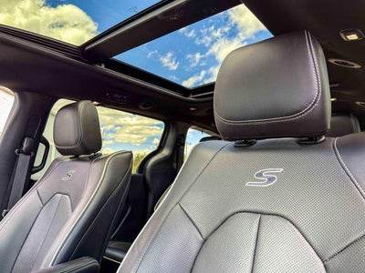 2023 Chrysler Pacifica Hybrid Hybrid Limited FWD